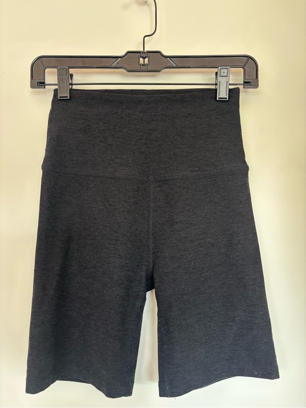 Beyond Yoga Spacedye Keep Pace 7” Bike Shorts in Darkest Night (Black) size S